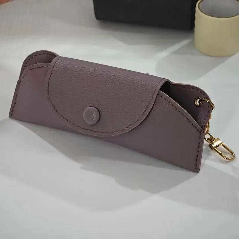 

Wholesale of 60 purple eyeglass cases