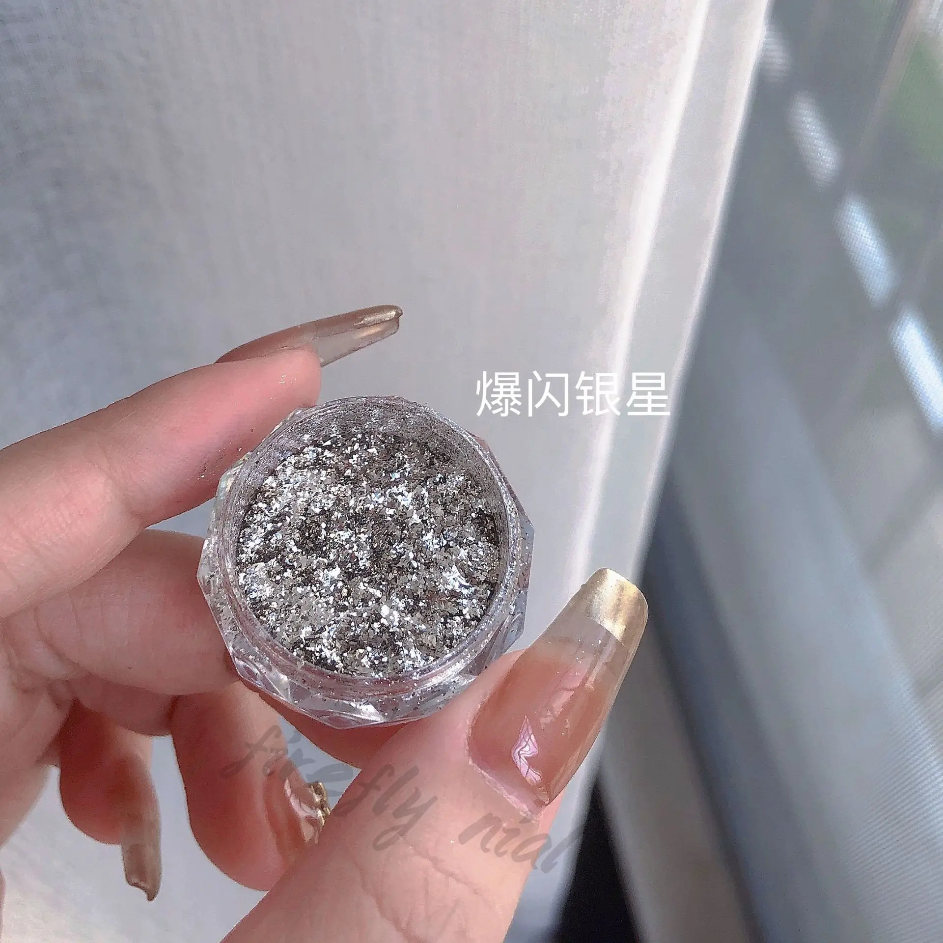 กล่อง 1 กล่อง ผงกลิตเตอร์สีเงินอะลูมิเนียมแบบไม่เรียบ สำหรับตกแต่งเล็บด้วยเจลยูวี อุปกรณ์ทำเล็บ