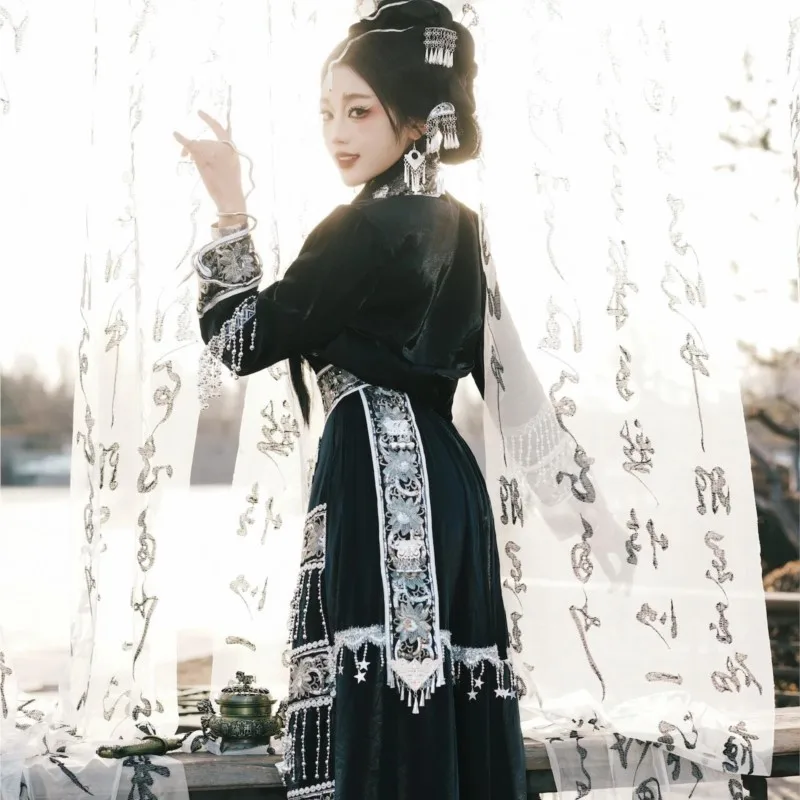 Meisjeskostuums vrouwelijke zwarte etnische exotische reisfotografieshow