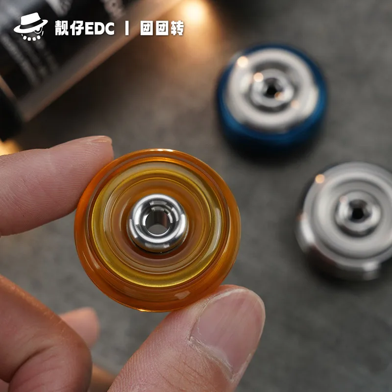 LZEDC ドーナツ型ペンダント付きスピニングフィジェットスピナー - ストレス解消デスクトップトイ