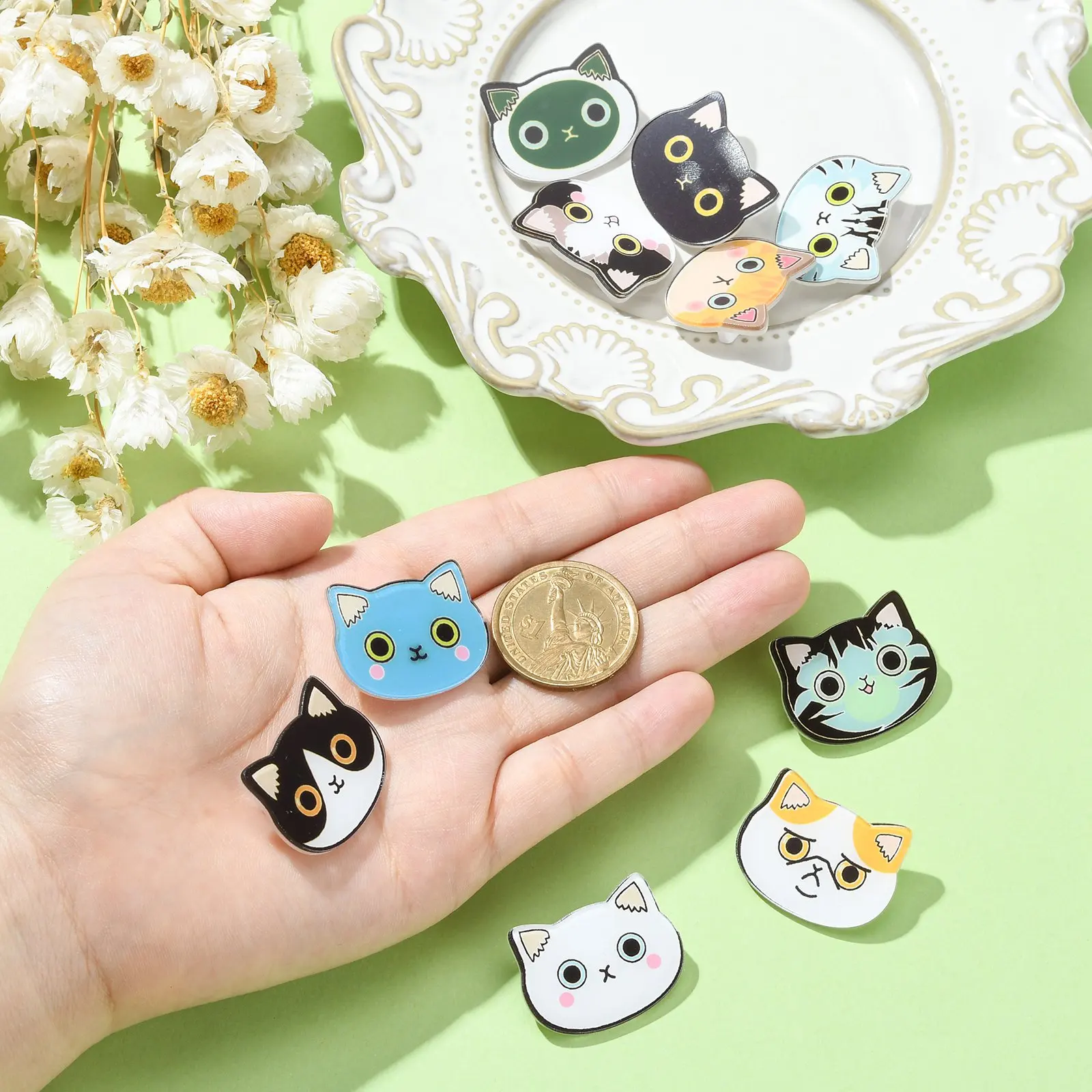 10Pcs Mixed Styles Acrylic Cat Brooch Lovely Cat Head Brooch Pins Cute Pet Pin Badges for Clothes Bags Backpacks Decoration Gift