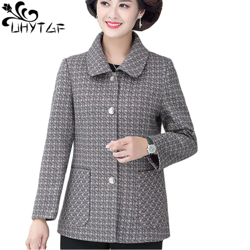 

UHYTGF Jacket Spring Woman 2023 Fashion Plaid Autumn Coat Female Middle-Aged Elderly Mom Short Large Size Outerwear Ladies 2251