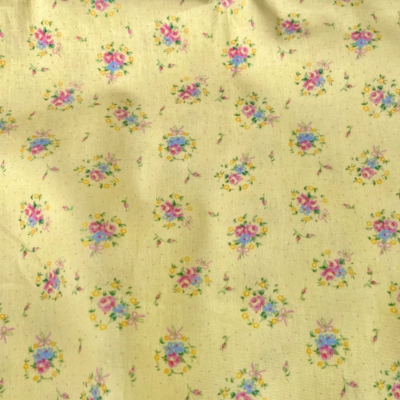 

100x140cm floral pure cotton fabric, suitable for handmade shirts, dresses, bags, and DIY fabric products.