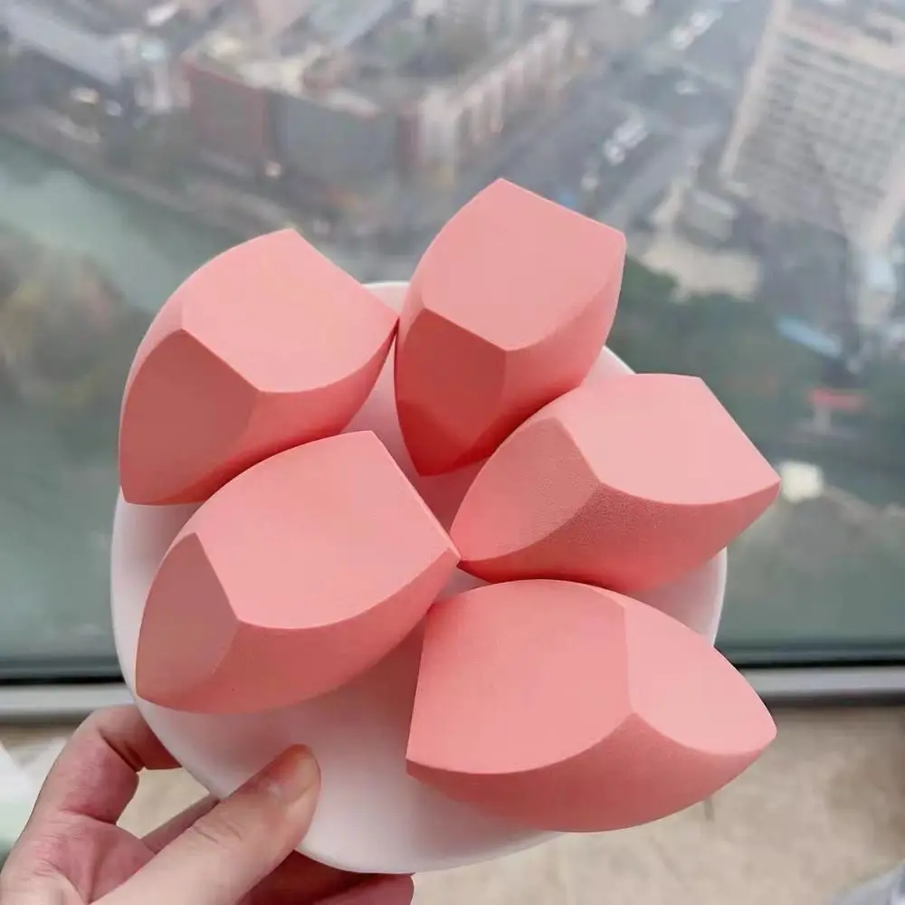 8 cm großer, ultragroßer Make-up-Mixer, drei Schnitte, leichte kosmetische Puff-Reise-Must-Have, bunter kosmetischer Schwamm-Applikator