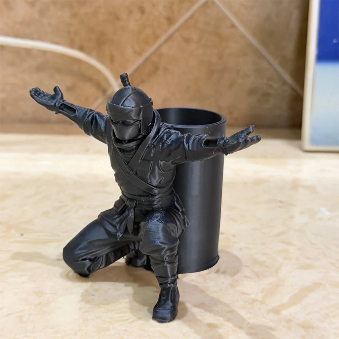 Creative Samurai Ninja Pen Holder Desktop Pencil Organizer Stand Office Ornamen Stationery Storage Rack Fashion School Decor