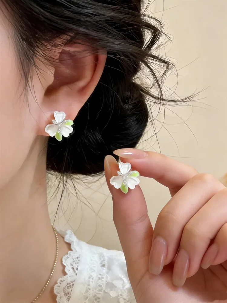 Spring/Summer 2026 Elegant Floral Ear Studs for Women French Style Niche Sweet Versatile Ear Jewelry