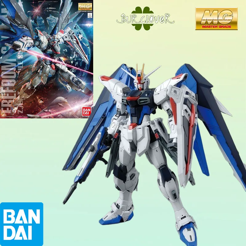 

Bandai оригинальная экшн-фигурка MG Freedom Gundam ZGMF-X10A 1/100, сборная модель игрушки, Коллекционная модель, украшения, подарки для детей