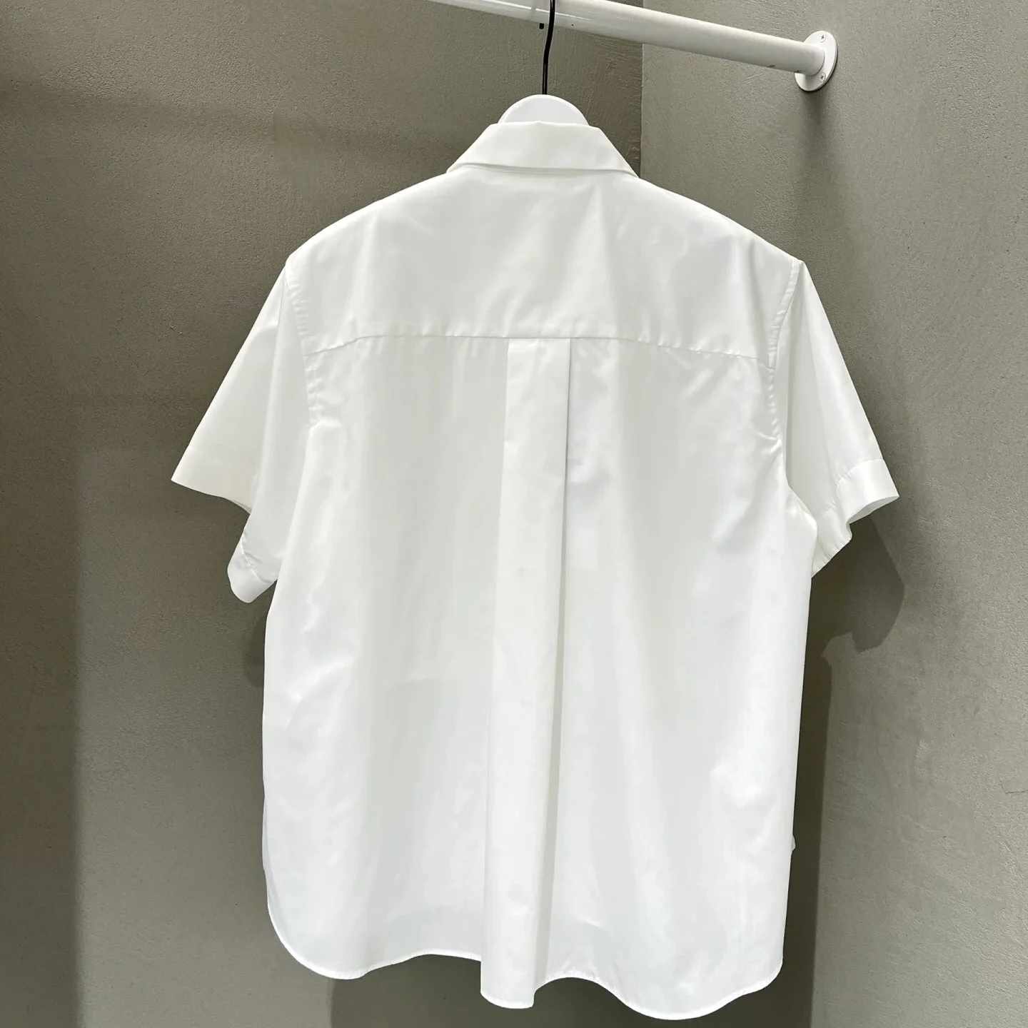 FOG SACAI Japanisches SLE Frühling Sommer Neues irt Patchwork ort Sve Asymmetrisches T-Shirt Damen Faion Top Baumwollmischung M...