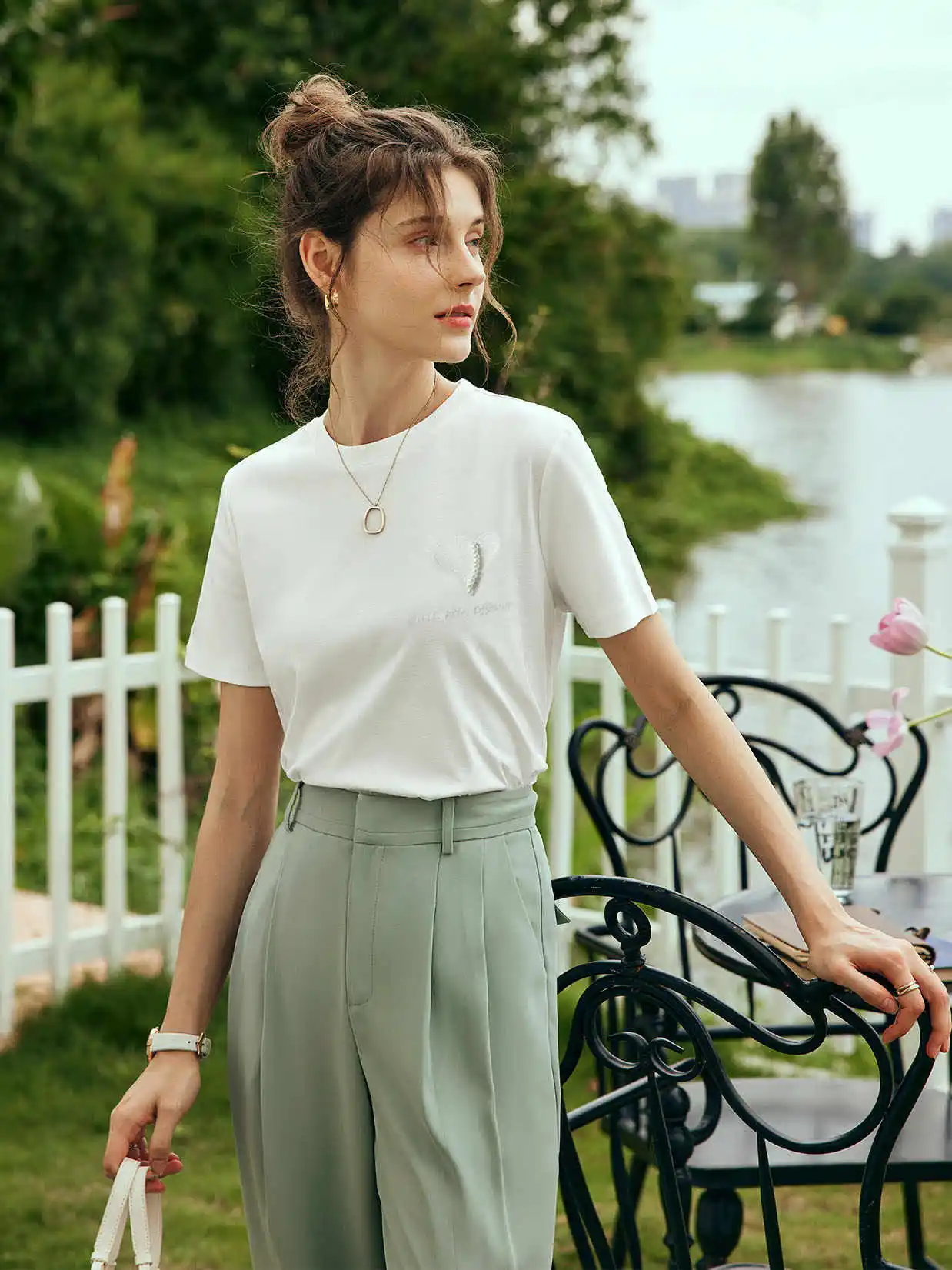 

OLrain Cotton White T-Shirt Women 2025 Summer Simple Versatile Heart Shape Embroidery Pearl O Neck Short Sleeve Tops O23XT68265