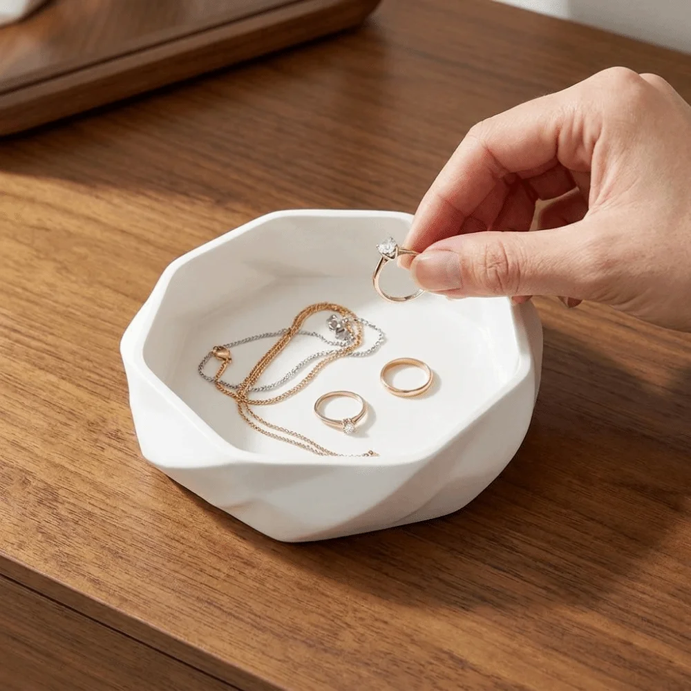 Multi-functional 3D Printed Smooth Swirl Storage Tray Simple Matte Jewelry Dish Plastic Keys Storage Tray for Entryway