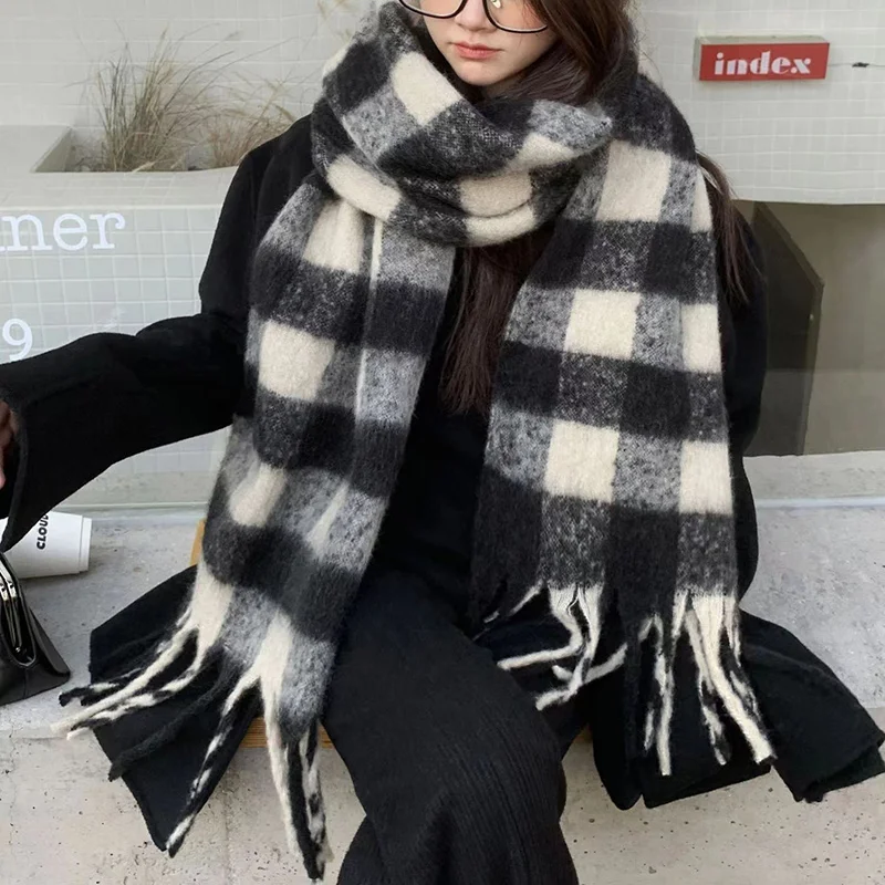 Winter Minimalist Outdoor Female Warm Scarfs Black and White Plaid Scarves with Pashmina Tassels Thick and Sturdy Muslim Hijabs