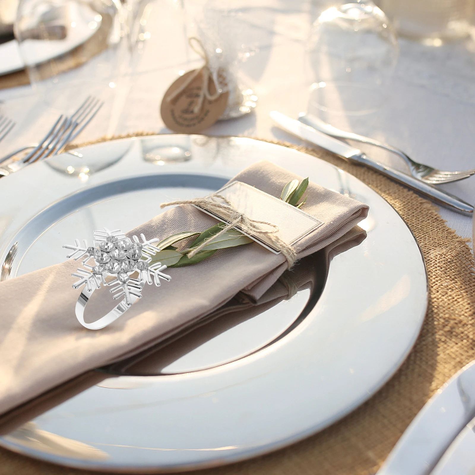 

4 шт., рождественские пряжки для салфеток со снежинками и оленями, серебряные рождественские кольца для салфеток, украшение стола, вечерние аксессуары для обеденного стола