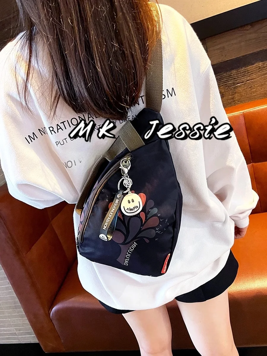 

Водонепроницаемая сумка через плечо из ткани Оксфорд для женщин, легкая сумка для путешествий, спорта и походов, повседневная мягкая сумка с принтом от бренда MK Jie