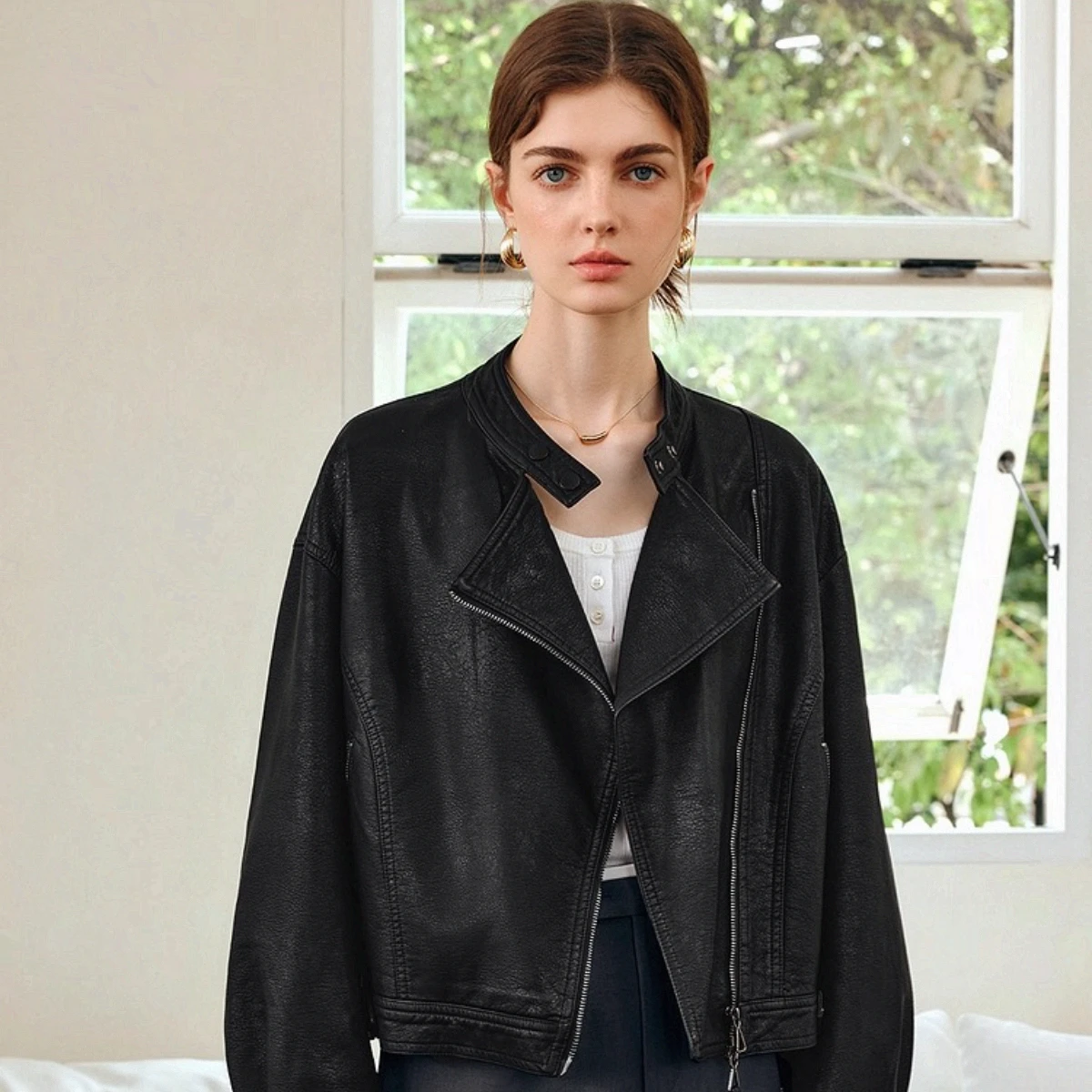 OLrain Giacca vintage in finto PU per donna 2025 Cappotto con cerniera autunno inverno Solido giacche con collo asimmetrico stile Hong Kong GO57QW96150