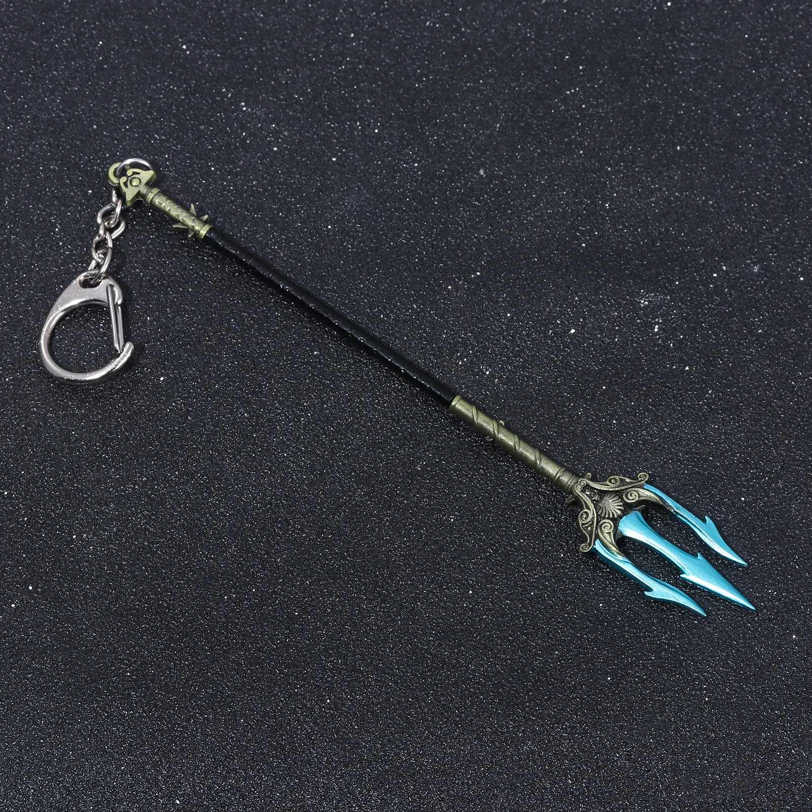 Game Anime God Of War Keychain Surrounding Poseidon Trident Weapon Model Miniature Full Metal Spear For Your Best Friend Gift