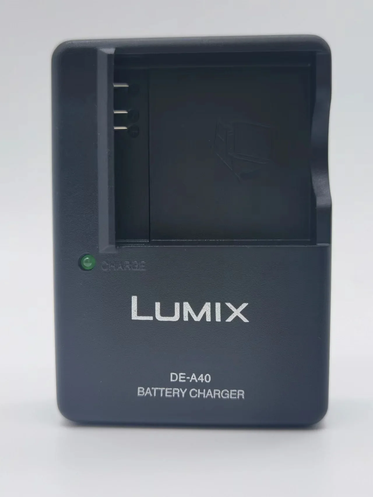 Battery Charger for Camera Panasonic LUMIX DE-A40  DE-A40B DeA40 CGA-S008 S008E BCE10 DMW-BCE10 DMC-FS3 FS5 FS20 FX38 FX3