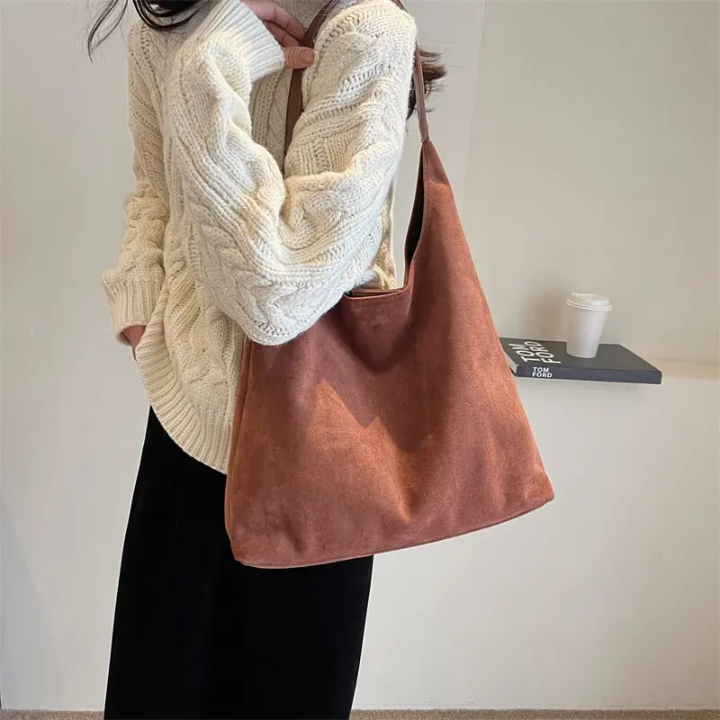 حقيبة تحت الإبط غير لامعة كلاسيكية جديدة لعام 2025 للنساء، حقيبة كتف واسعة جدًا، محفظة كاجوال عبر الجسم، واسعة ومتعددة الاستخدامات #3