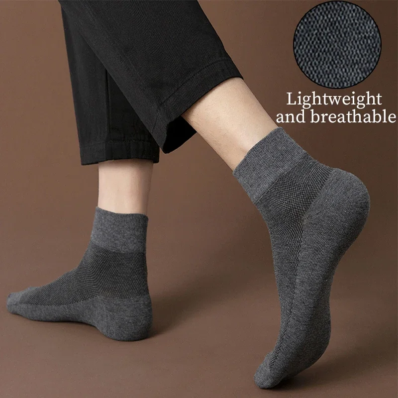 4 pares de calcetines cortos de algodón para hombre, calcetines tobilleros cómodos y transpirables informales de Color sólido, calcetines suaves y sencillos a la moda para hombre