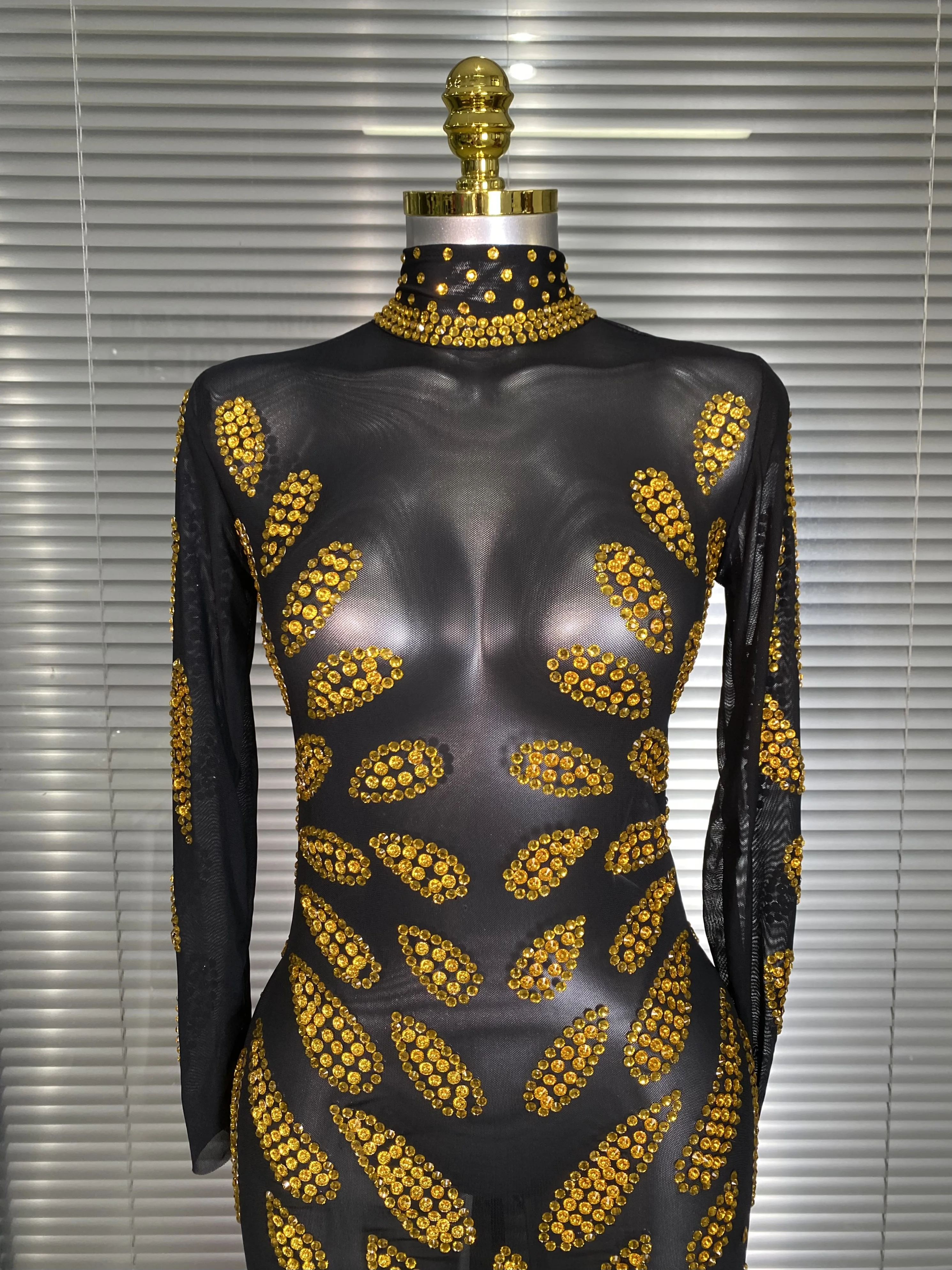 ใหม่ผู้หญิงเซ็กซี่ตาข่ายเลื่อมแขนยาวผลกําไรในรอบดูผ่าน Sheer Long Maxi ชุดสีดํา Party เครื่องแต่งกายชุด