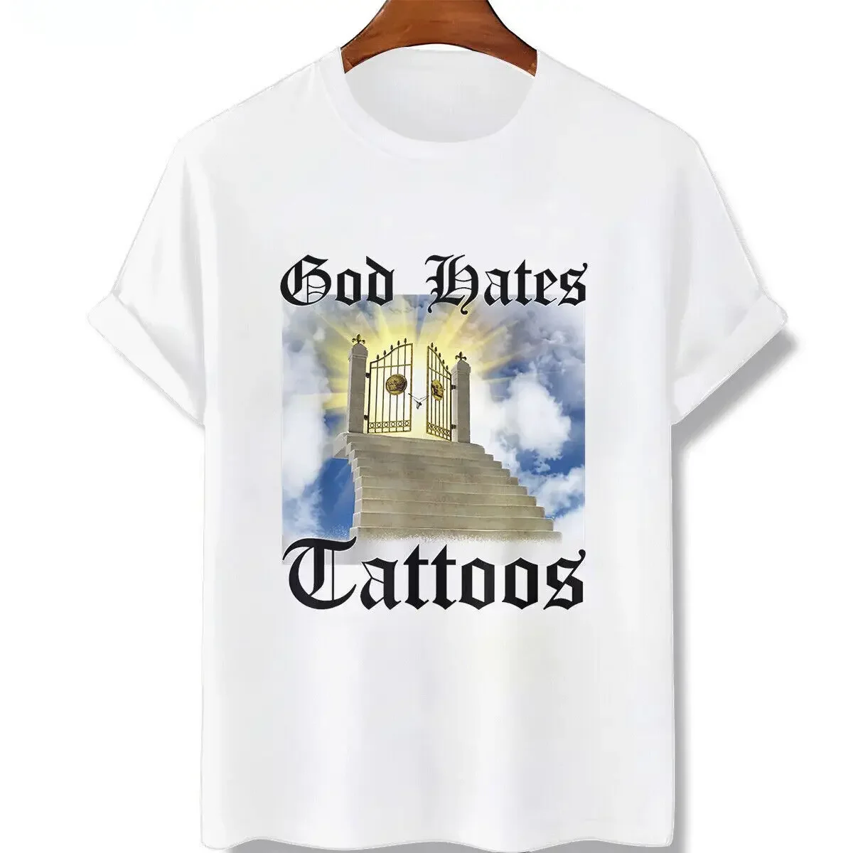 

Трендовая футболка с татуировками God Hates