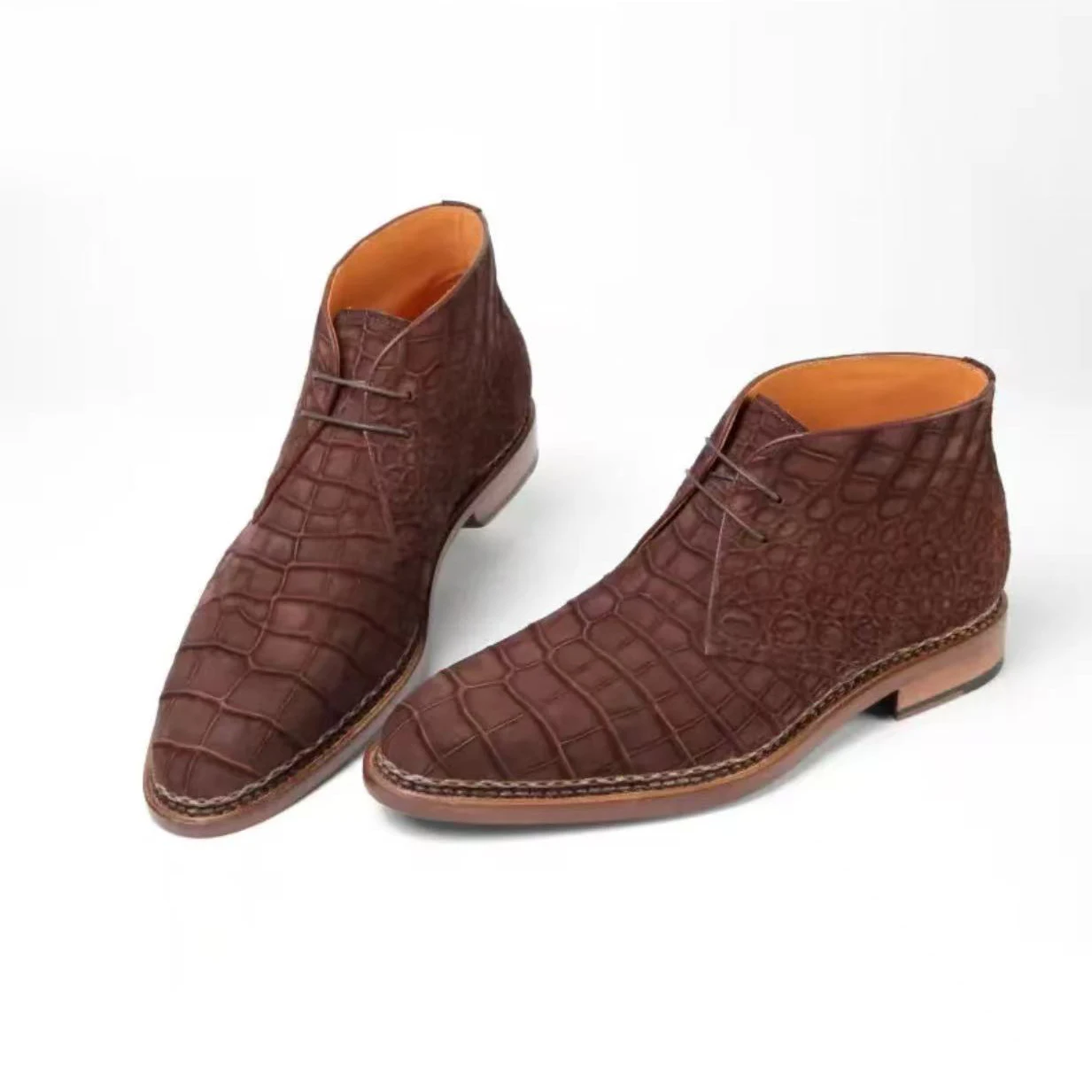 Chue neue Herrenschuhe, formelle Herrenschuhe, Hochzeits-, Business- und Büroschuhe, Stiefel für Herren, matte Krokodilschuhsohle. – Detail 7