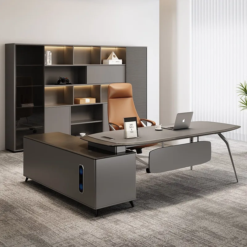 

Высококачественный стол руководителя с проводной системой проводки, офисный стол класса люкс, комплект стол и стул для руководителя премиум-класса.