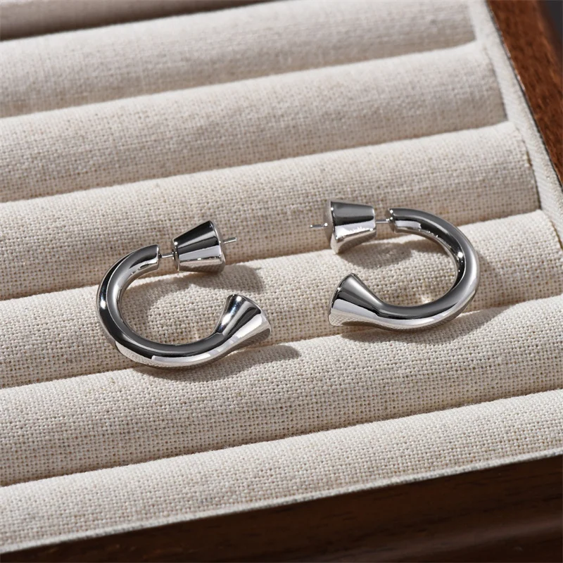 

French Metal Circular Geometric Earrings for Women Niche Light Luxury Fashion High-quality OL Jewelry Accessories Trend