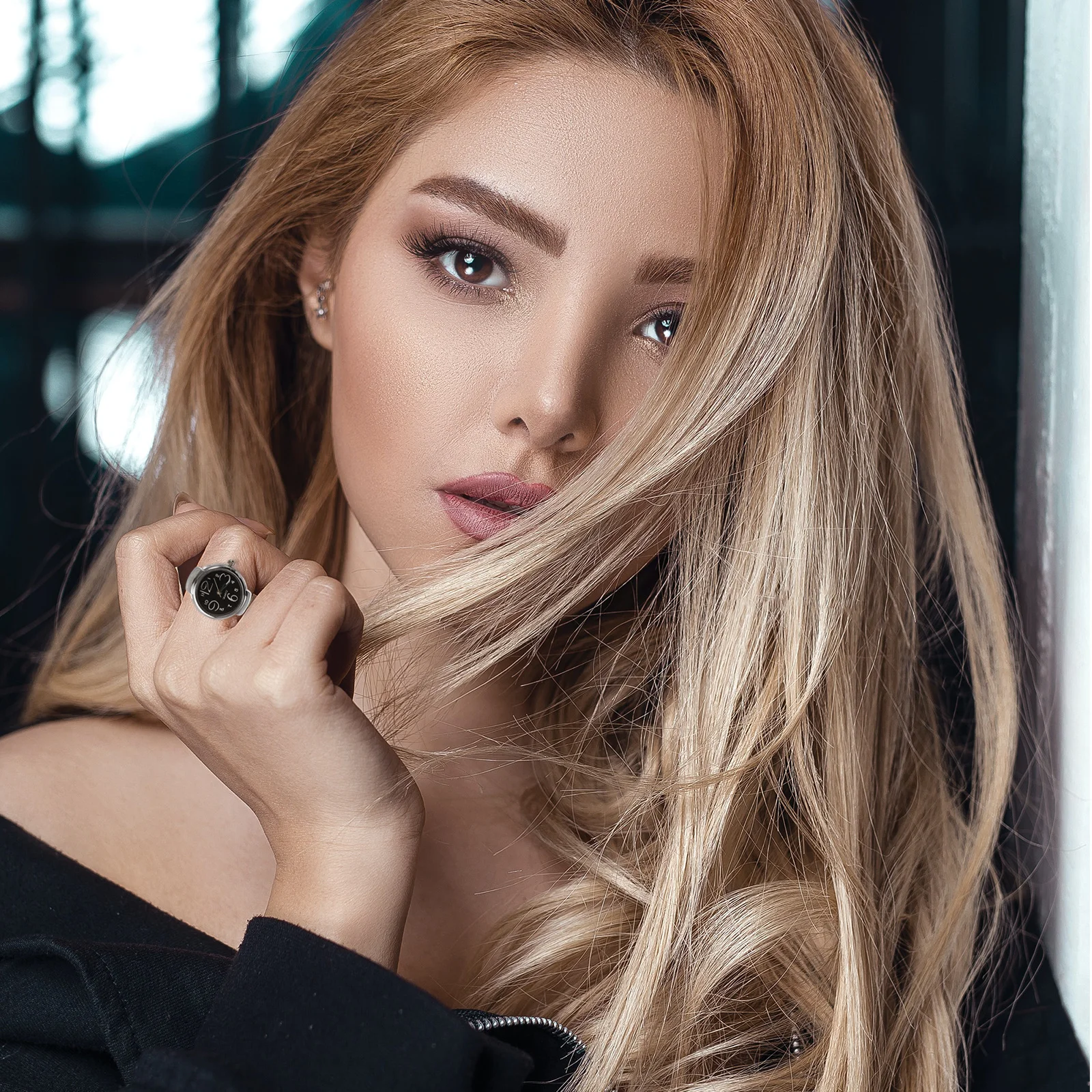 2 قطعة ساعة للنساء أنيقة صغيرة كوارتز إصبع ارتداء الوقت عرض ملحق أرقام كبيرة واضح القراءة مريحة استخدام حلقة