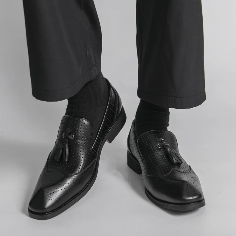 Spring Pointed Low Heel Loafers Designer Tassel Leather Shoes for Men Breathable Business Formal Wear Paired with Suit Mokasin