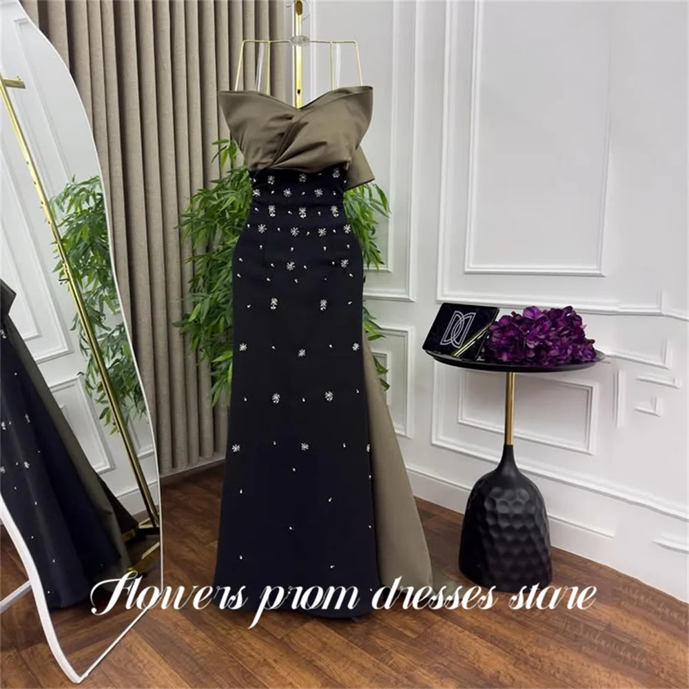 Schwarzes Blumen-Partykleid, herzförmige Nachtkleider, Ballkleider mit Kristallsteinen, Schleife und Schnürung am Rücken, Septum 2013, maßgeschneidert