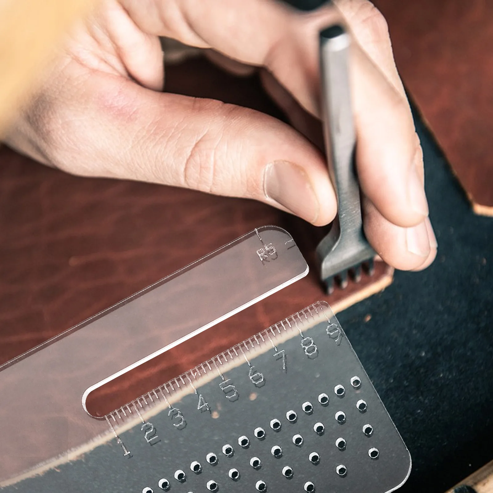 

Punch Plate Multifunctional Corner Ruler Leathercraft Tools for Beginners Easy to Use Durable and Versatile Design