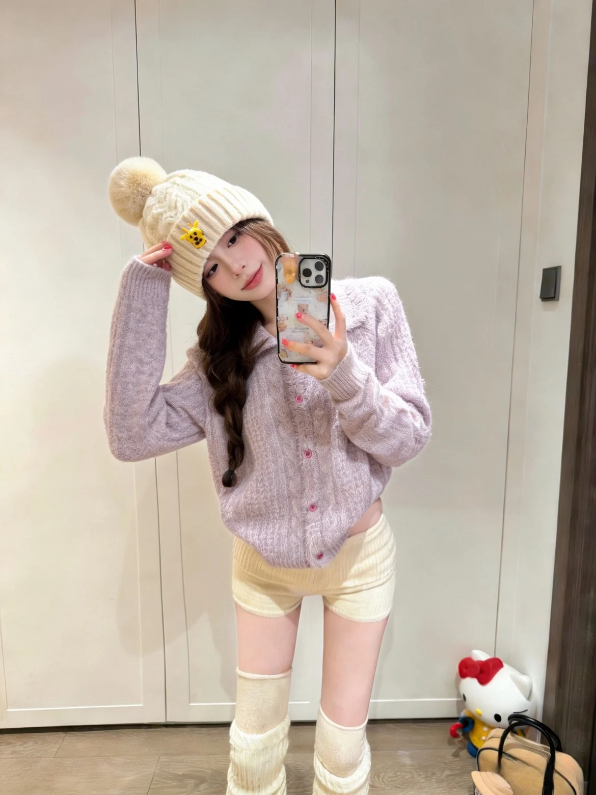 

Уютный золотистый нежный мягкий вязаный кардиган с пуговицами и цветочным узором для ранней весны, женская одежда