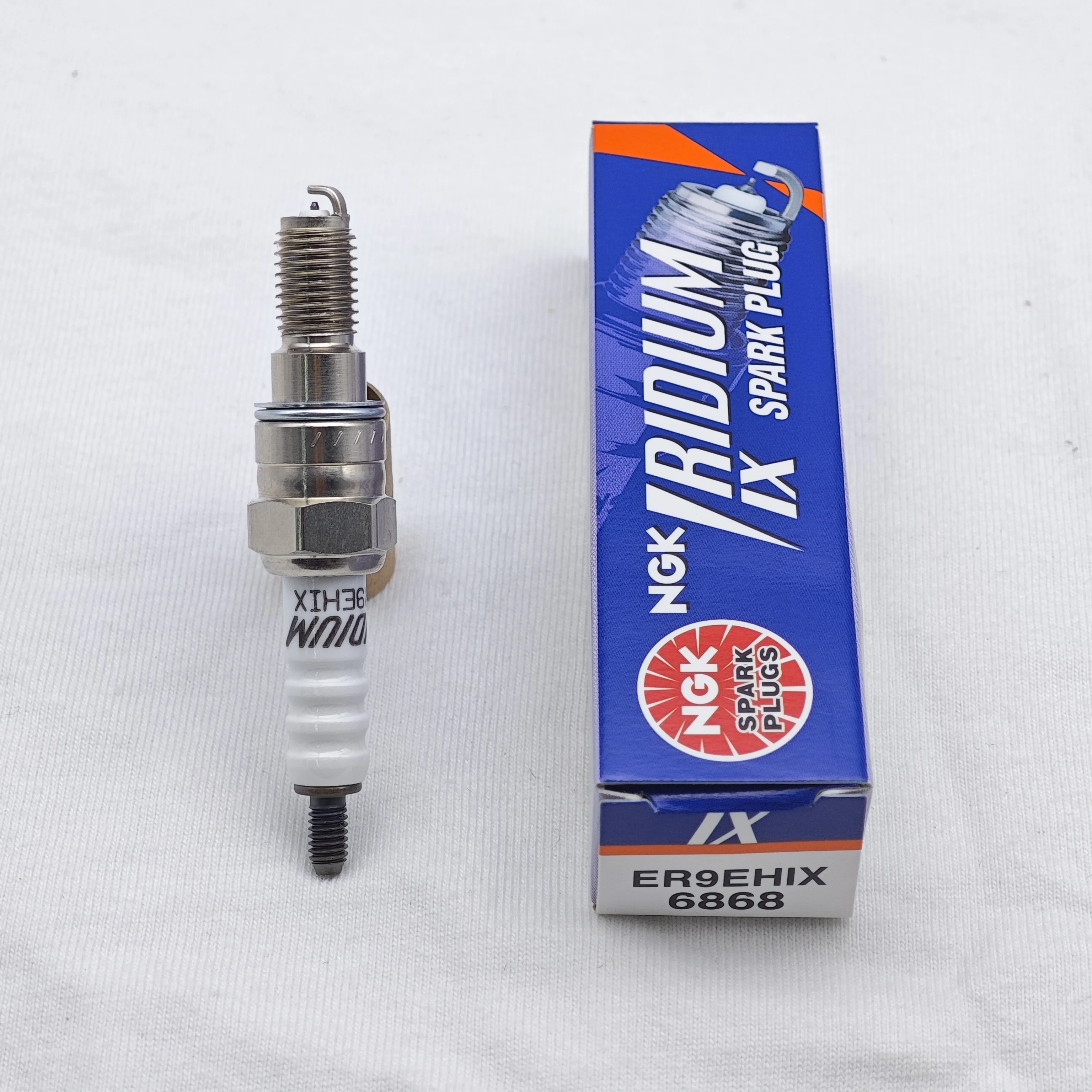 1pcs Original NGK Spark Plug ER9EHIX 6868 96652 Suitable For Upgrade ER9EH etc