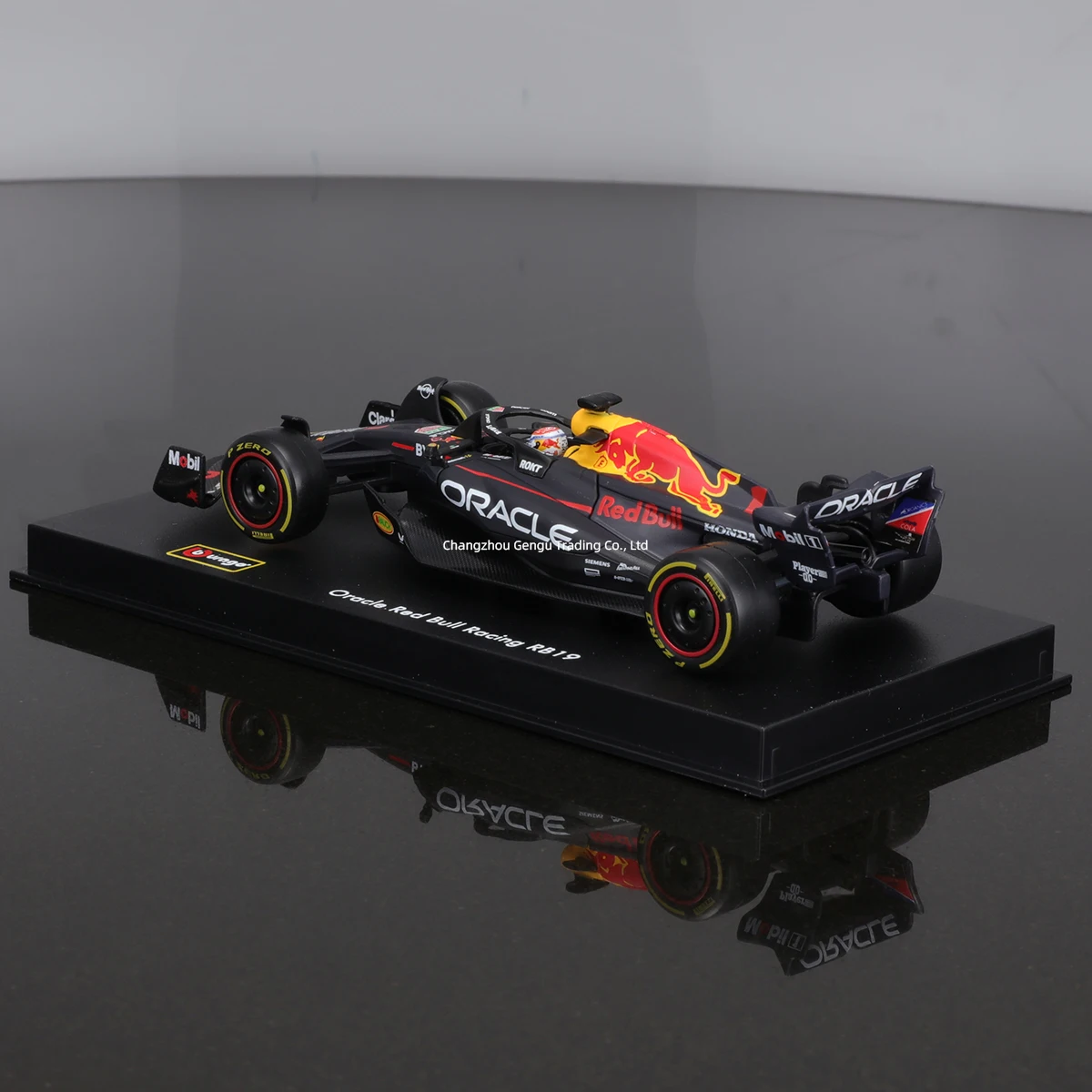 Bburago 1:43 Red Bull 2023 F1 Racing RB19 Die Cast Vehicles Model Formula Racing Car Toys Acrylic Box