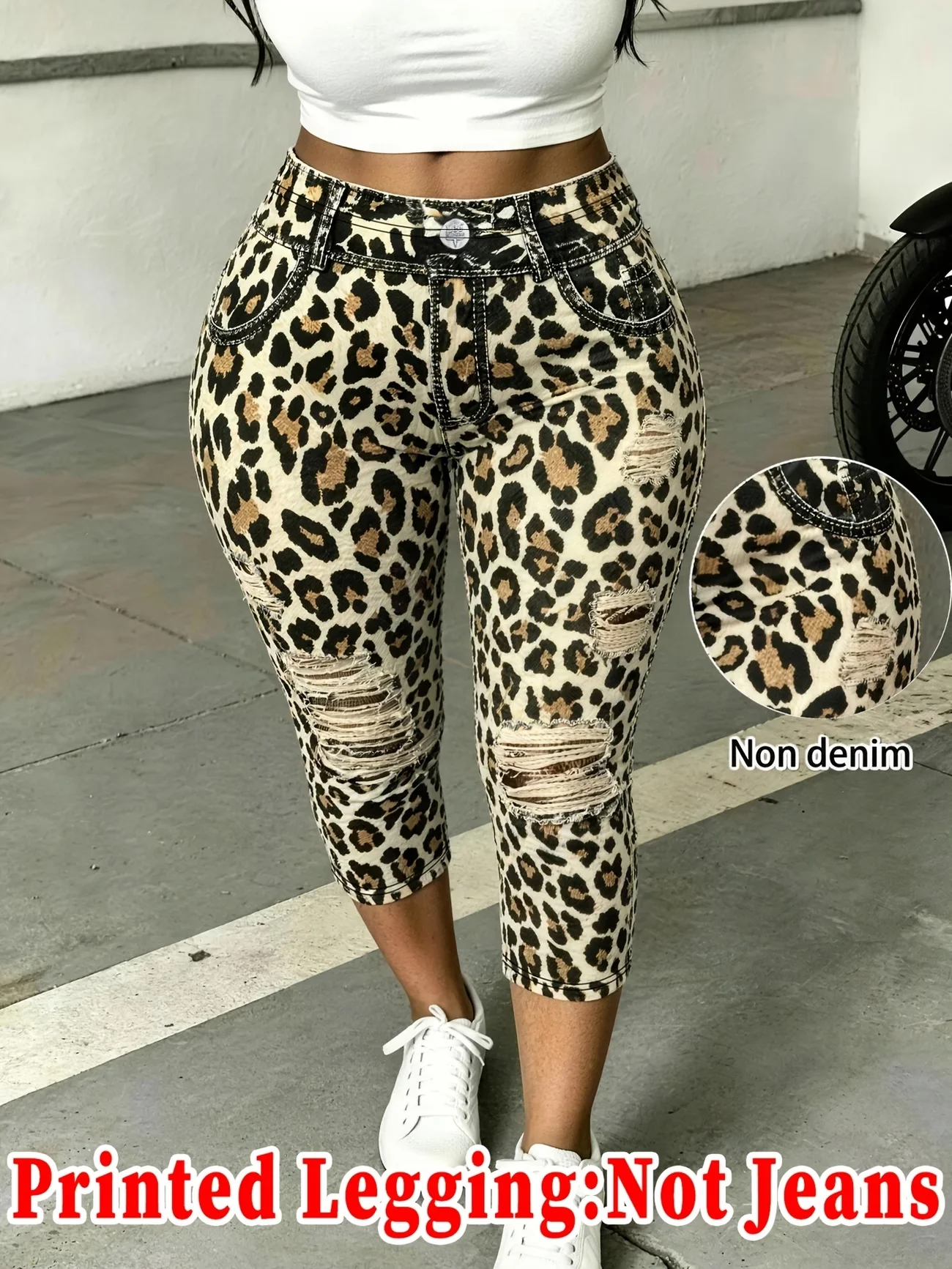Bedruckte 7/8-Leggings, Stoff ohne Denim, Allover-Print im Faux-Jeans-Look, mit Scheintaschen- und Knopf-Print, hochelastische Slim-Fit-Hose. – Detail 2