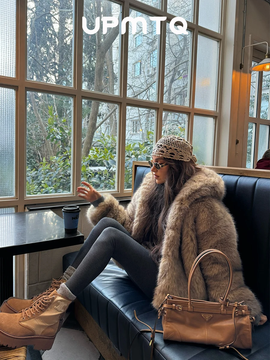 Stunning Outfits 2025 New Hooded Faux Fur Coat in Beige Gradient Faux Raccon Fur Winter Jacket Fashion Iconic Plush Outwear