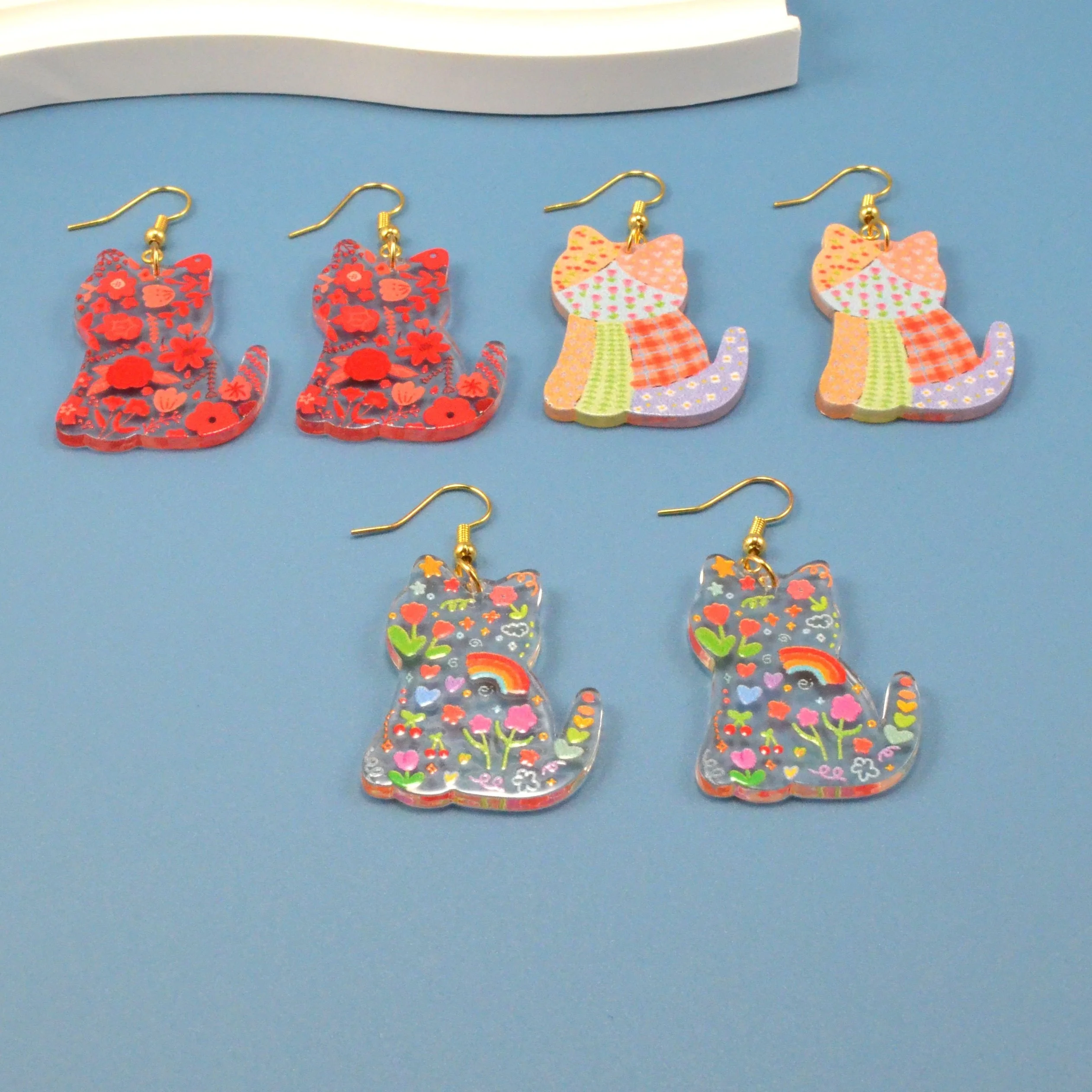 Niedliche bunte bedruckte Katzen-Tropfenohrringe für Frauen, Acryl-Tiere, baumelnde Ohrringe, Schmuck, Urlaub, Strand, Geschenke