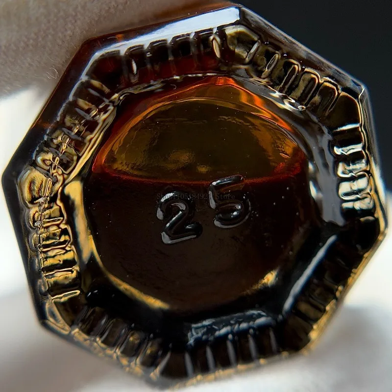 Эфирное масло агарового дерева Qinan Six Star 100 г, стойкий аромат, для домашней электрической аромалампы, успокаивающая медитация, ароматерапия Эфирное масло агарового дерева Qinan Six Star 100 г, стойкий аромат, для домашней электрической аромалампы, успокаивающая медитация, ароматерапия