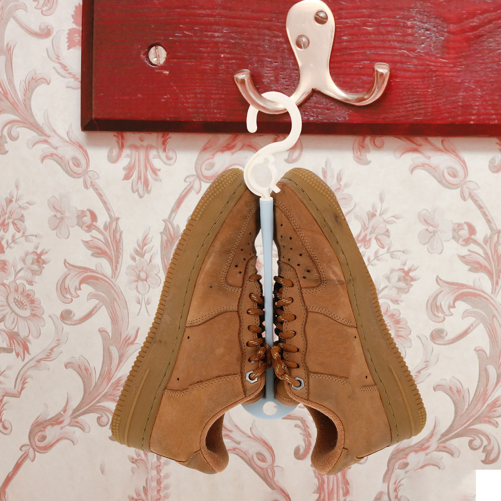 

4Pcs Shoe Drying Rack Plastic Portable Hanging Hooks Space Saving Slippers Storage Organizer for Home Balcony Dry Shoe Hanger