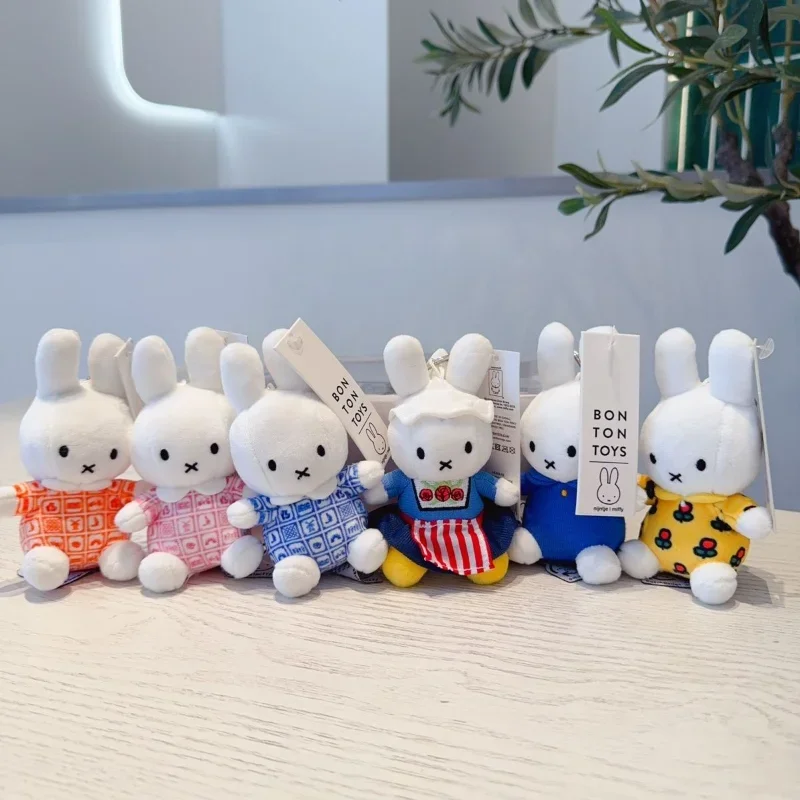 

Kawaii аниме мультфильм Miffy брелок деревенская девушка тюльпан милый цветочный кролик брелок пара рюкзак подвески подарок на день рождения для девочек