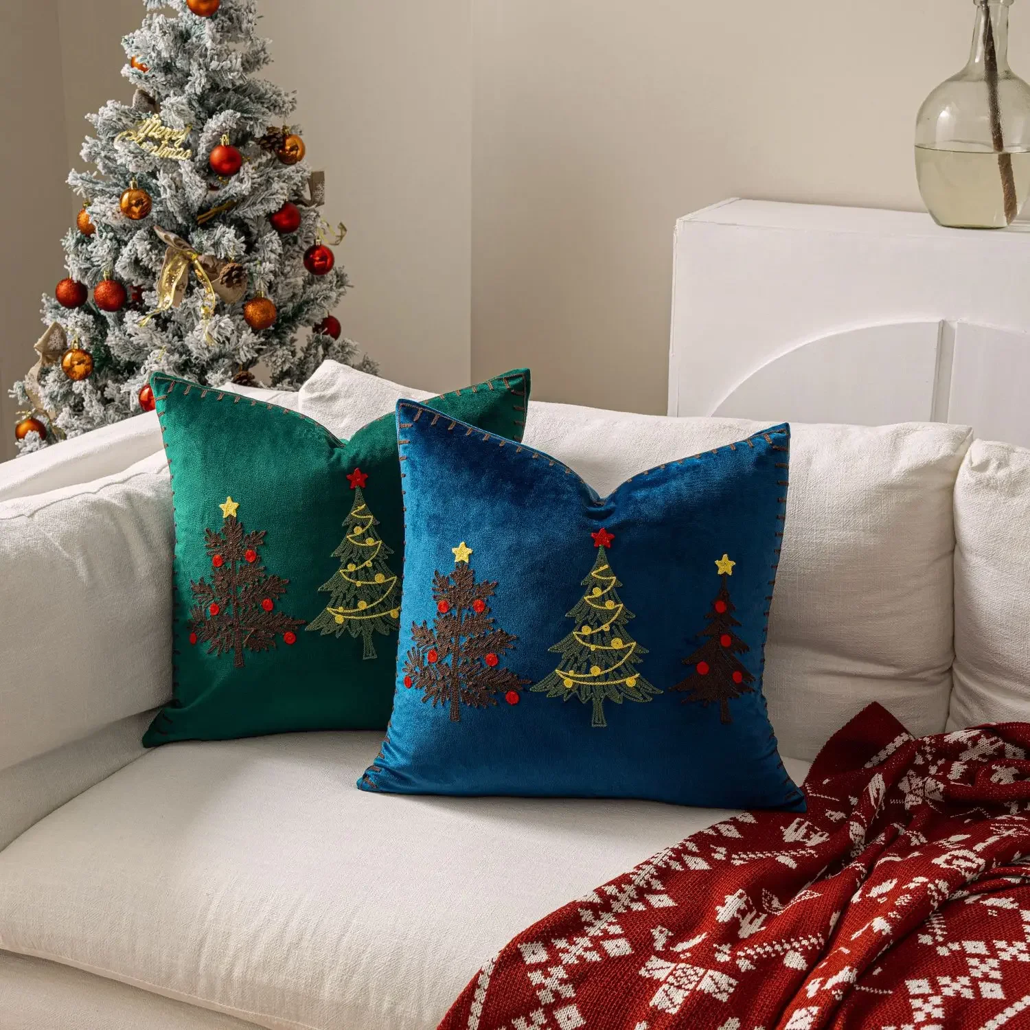 2-Piece Christmas Tree Embroidered Velvet Cushion Cover 45x45cm Solid Color Pillow Case for Xmas New Year Home Decor Party Gift