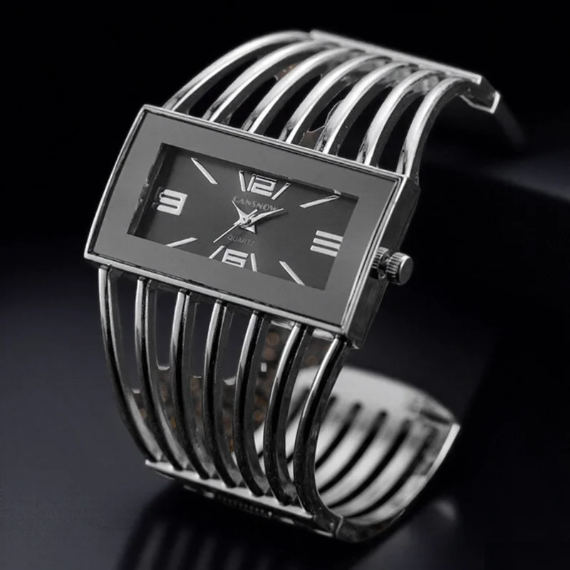 2025 ساعة جديدة صندوق أعمى ساعة يد نسائية فاخرة صندوق عطلة هدايا ، ساعة مفاجأة عشوائية صندوق غامض للعائلة والأصدقاء والأحباء