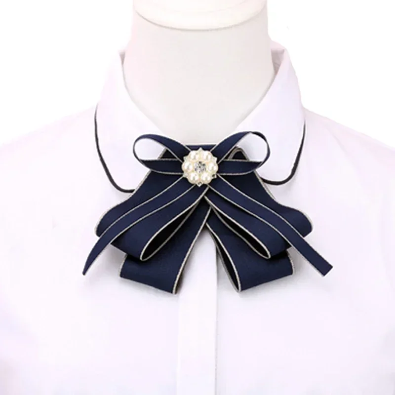 * Spille con papillon britanniche Camicia da donna alla moda in stile college retrò Uniforme con colletto di perle dolci Papillon con fiori Regalo di gioielli femminili