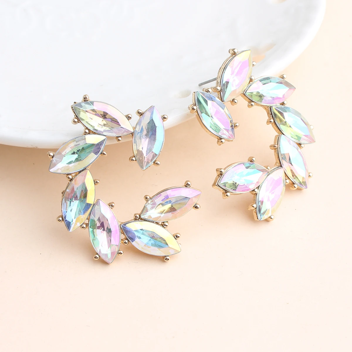 2023 Brand New Elegant Crystal Earrings Opal Stone Stud Earrings Christmas Party For Women Trendy Golden Women Earrings