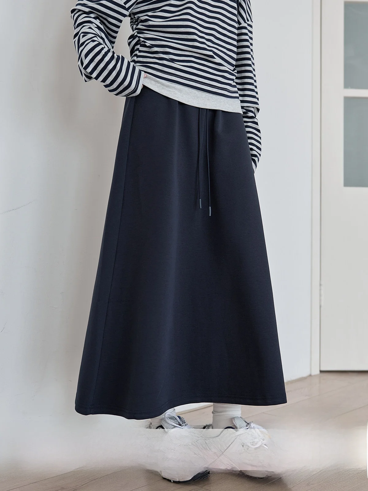 

Deep Blue High Waist A-Line Skirt Women's Spring 2026 New Style Commute Korean Version Belted Casual Half-length Skirt