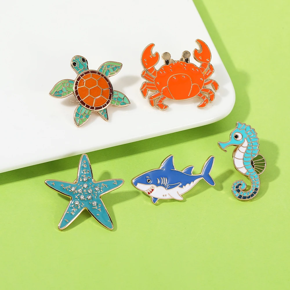Funny 5 Types Marine Animal Enamel Pins Cute Starfish Sea Turtle Seahorse Crab Jellyfish Shaped Brooches