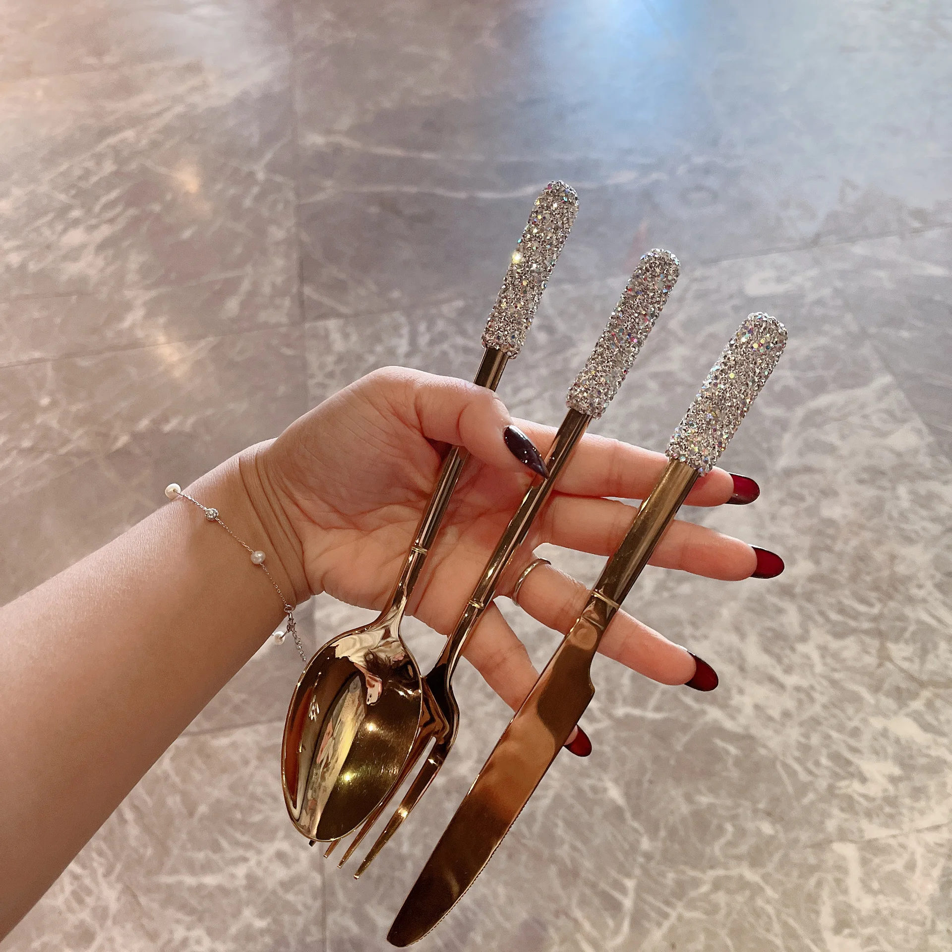 

Western-style Stainless Steel Tableware Diamond-encrusted Gold Knife and Fork Kitchen Accessories Gold Cutlery Set Cuisine ملاعق