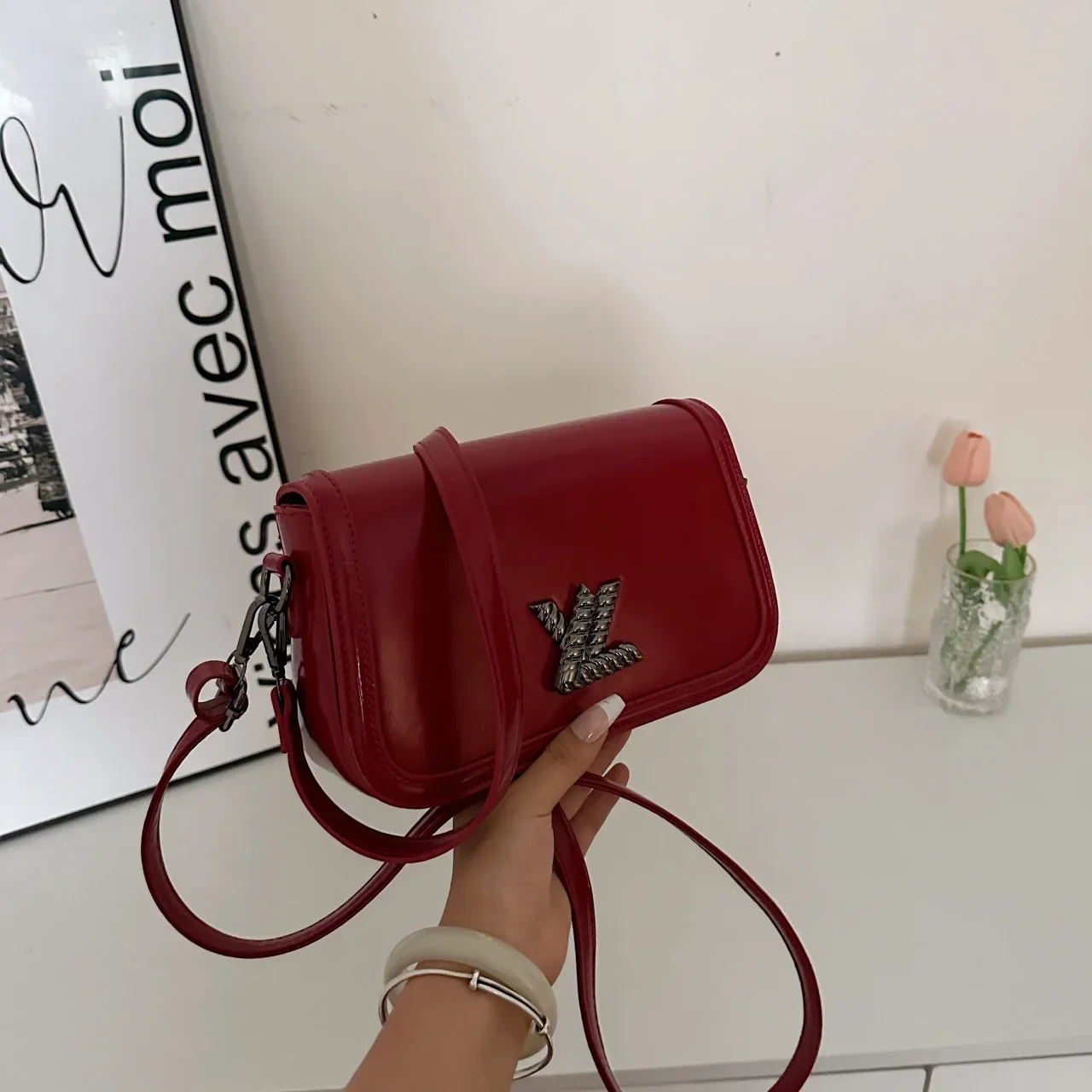 

2025 Autumn New High-End Niche Design Bag - Minimalist Versatile Commuter Shoulder Crossbody Trendy Casual Bag
