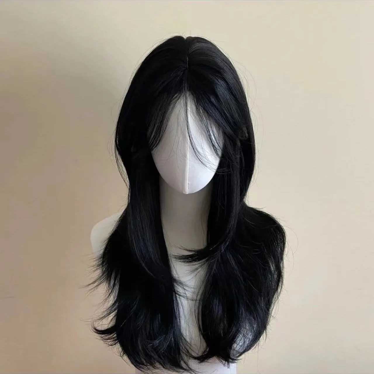 Synthetic Long Wavy Wig Natural Looking Middle Part Layered Fringe for Women Daily Party Cosplay Full Head