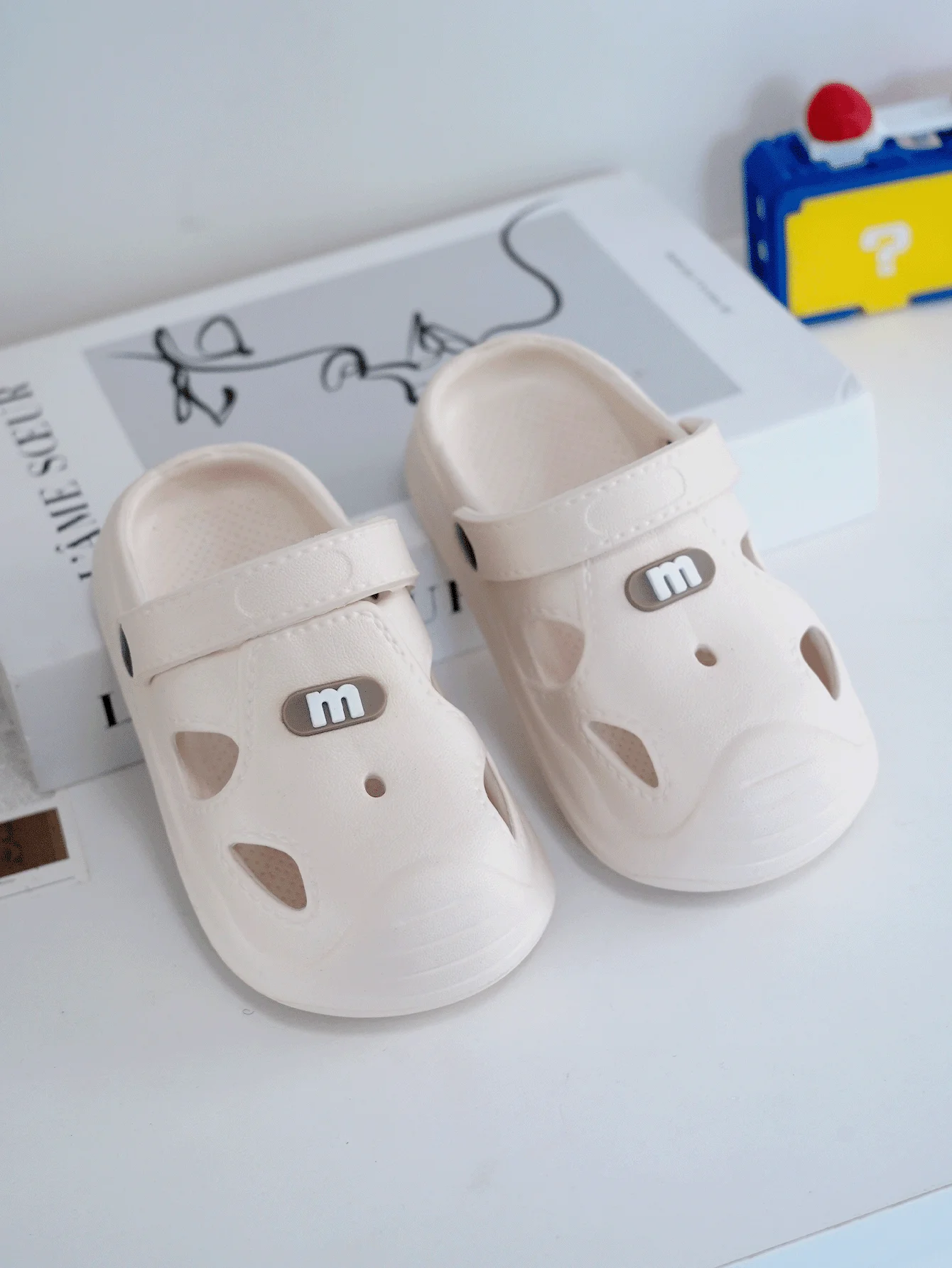 New Arrival Summer Kids Clogs, Indoor & Outdoor Waterproof Non‑Slip Soft Sole Cartoon Two‑Way Wear Slippers for Baby Boys